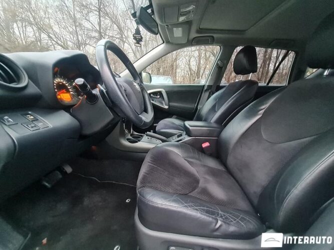 Toyota Rav-4 37 interauto-car