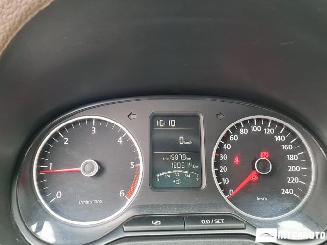 Volkswagen Amarok 36 interauto-car