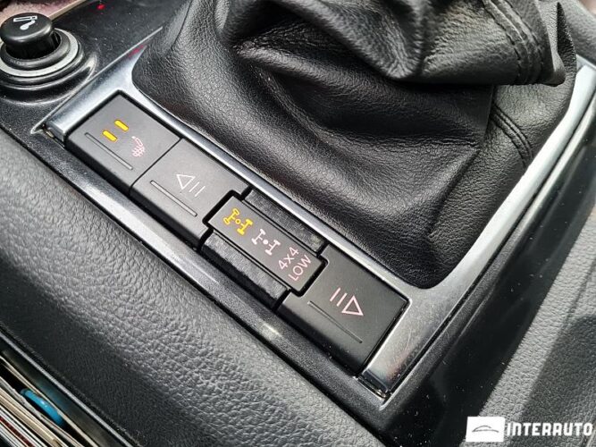 Volkswagen Amarok 40 interauto-car