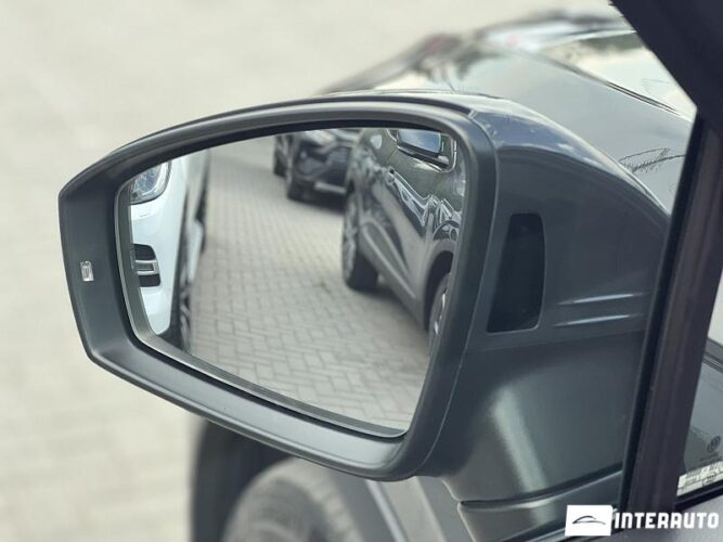 Volkswagen Tiguan 52 interauto-car