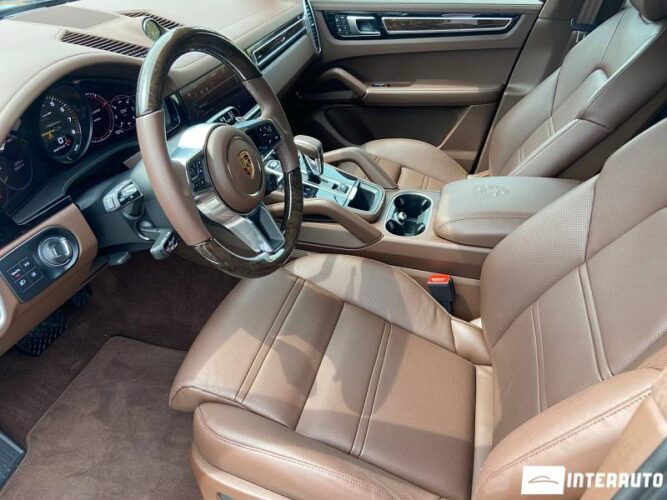 Porsche Cayenne E-Hybrid Coupe 34 interauto-car