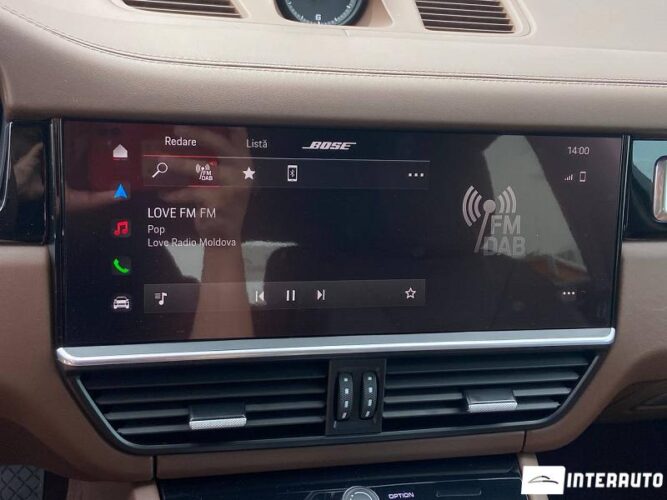 Porsche Cayenne E-Hybrid Coupe 38 interauto-car