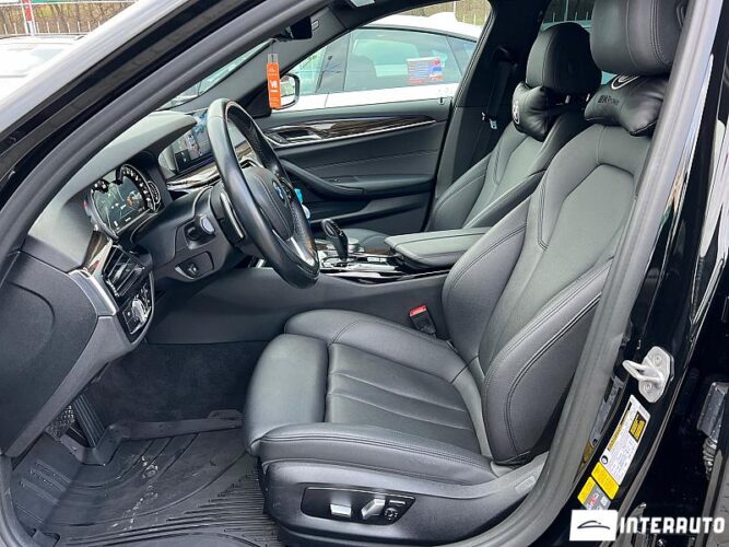 BMW 530e 36 interauto-car