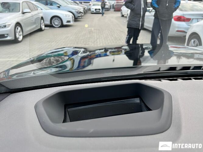 BMW 530e 43 interauto-car