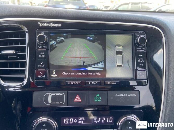 Mitsubishi Outlander 40 interauto-car