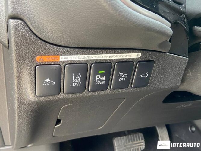 Mitsubishi Outlander 44 interauto-car