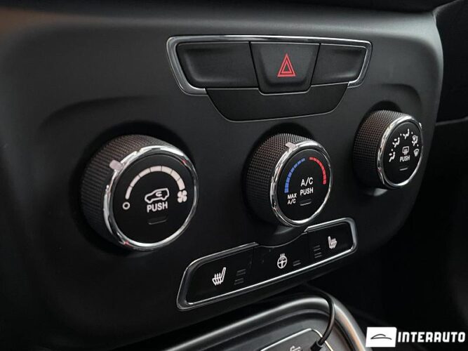 Jeep Compass 53 interauto-car