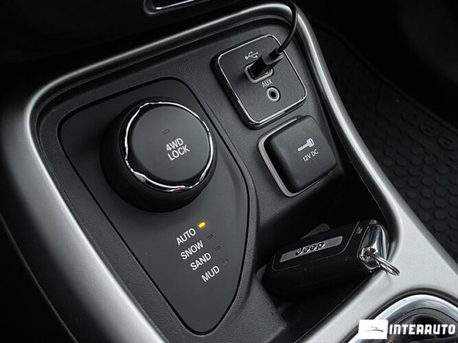 Jeep Compass 54 interauto-car