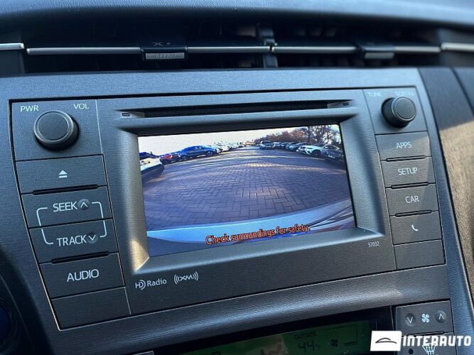 Toyota Prius 45 interauto-car