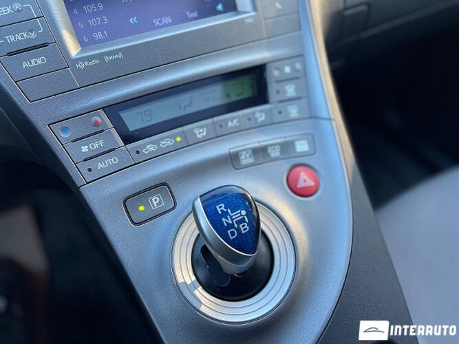 Toyota Prius 46 interauto-car