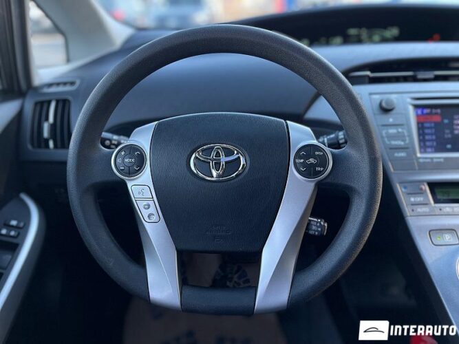 Toyota Prius 41 interauto-car