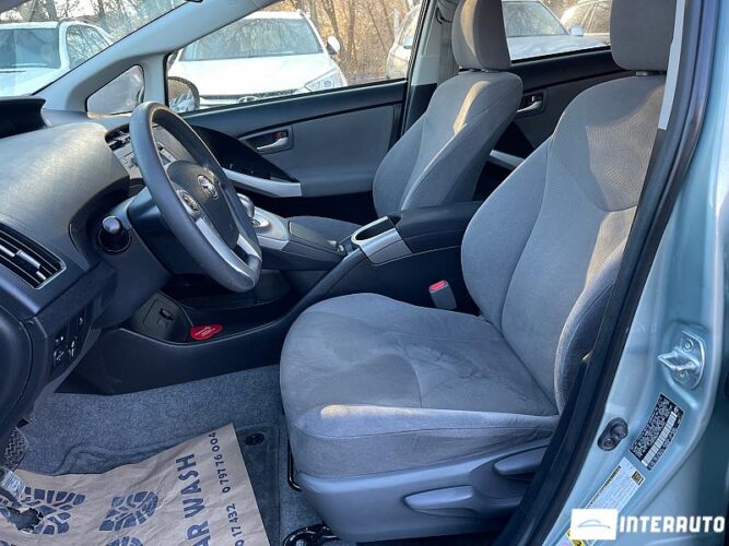 Toyota Prius 36 interauto-car