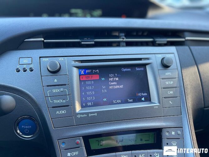 Toyota Prius 44 interauto-car