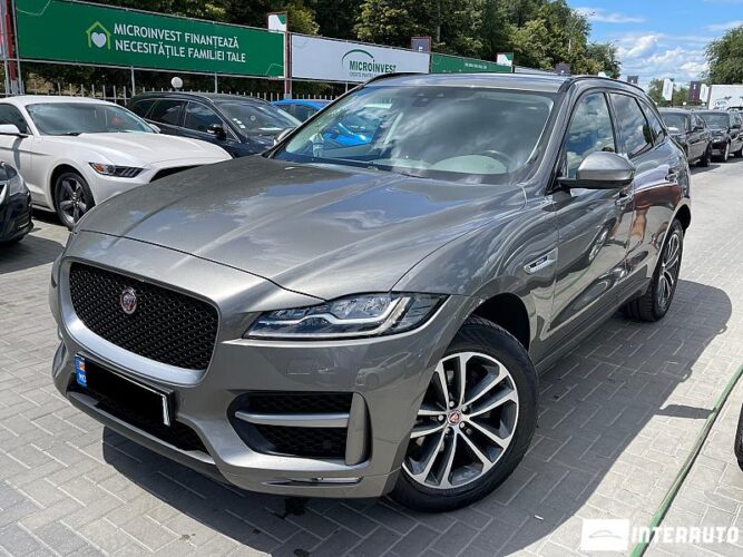 Jaguar F-Pace 33 interauto-car