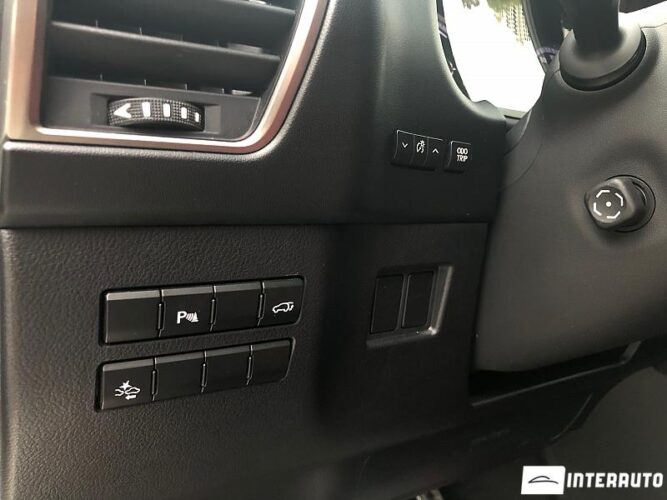 Lexus NX 300H 38 interauto-car