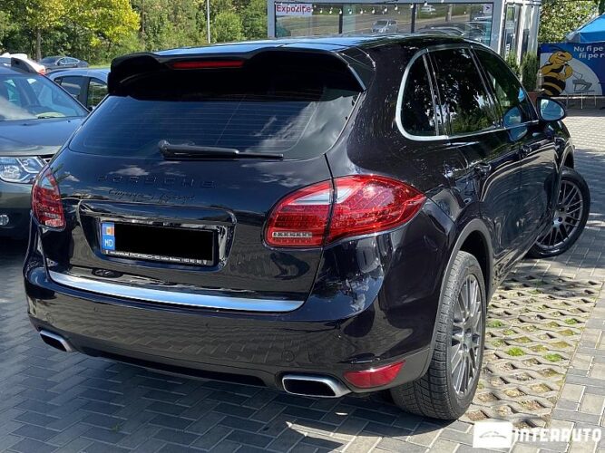 Porsche Cayenne S Hybrid 35 interauto-car