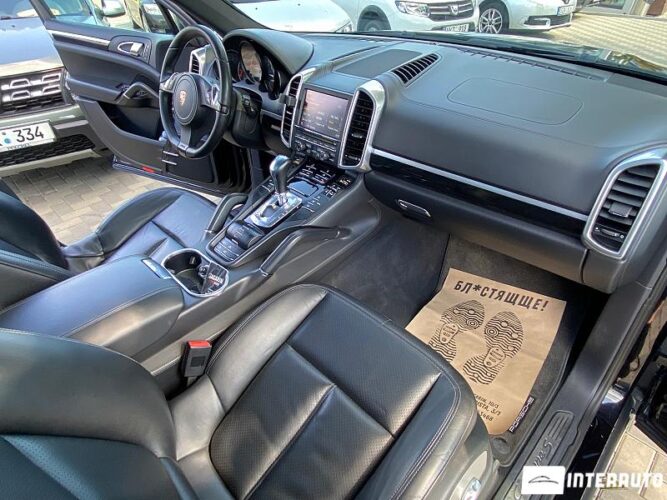 Porsche Cayenne S Hybrid 49 interauto-car