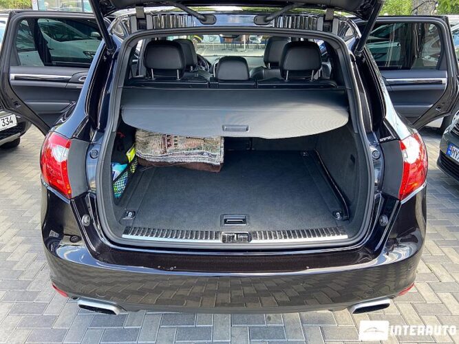 Porsche Cayenne S Hybrid 36 interauto-car