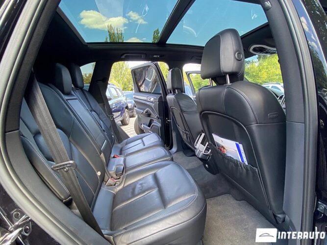 Porsche Cayenne S Hybrid 47 interauto-car