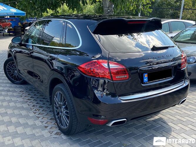 Porsche Cayenne S Hybrid 34 interauto-car