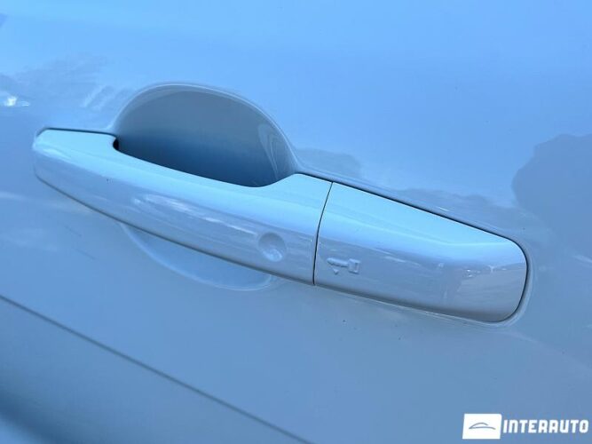 Jaguar XE 48 interauto-car