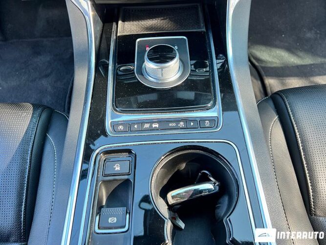 Jaguar XE 43 interauto-car