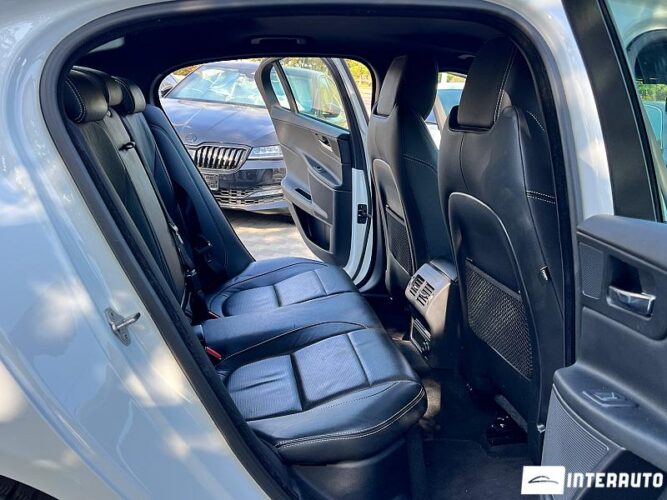 Jaguar XE 45 interauto-car