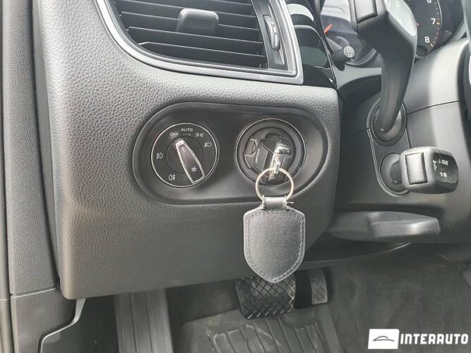 Porsche Macan 45 interauto-car