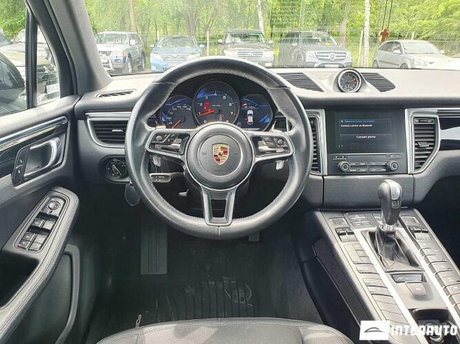 Porsche Macan 41 interauto-car