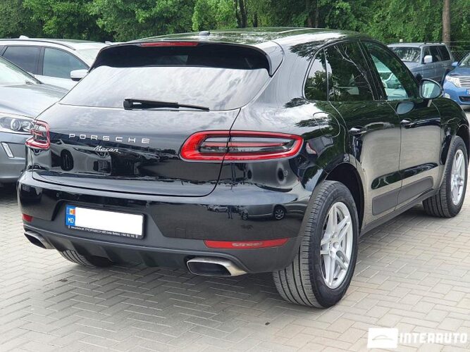 Porsche Macan 33 interauto-car