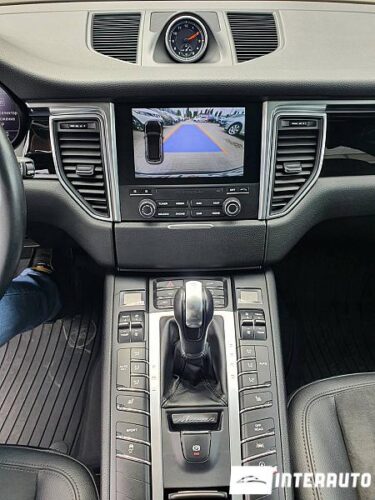 Porsche Macan 43 interauto-car