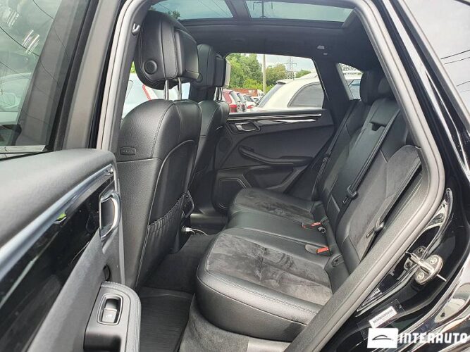 Porsche Macan 40 interauto-car