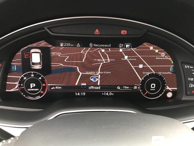 Audi Q7 42 interauto-car