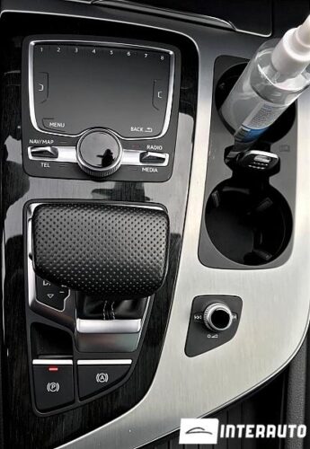 Audi Q7 46 interauto-car