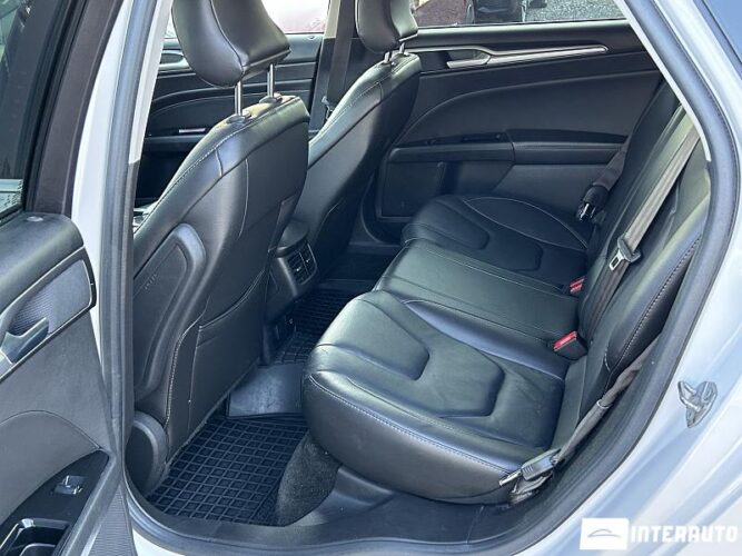 Ford Fusion 42 interauto-car