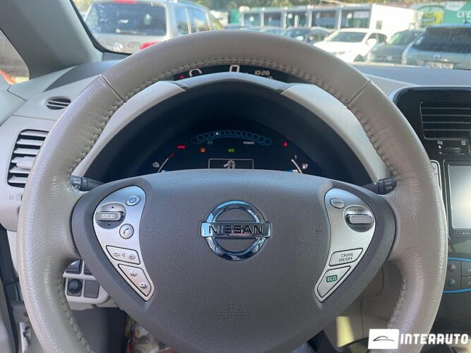 Nissan Leaf 32 interauto-car