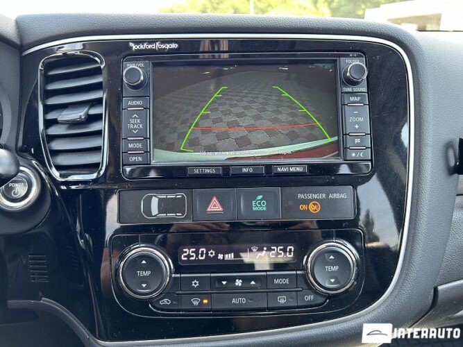 Mitsubishi Outlander 42 interauto-car