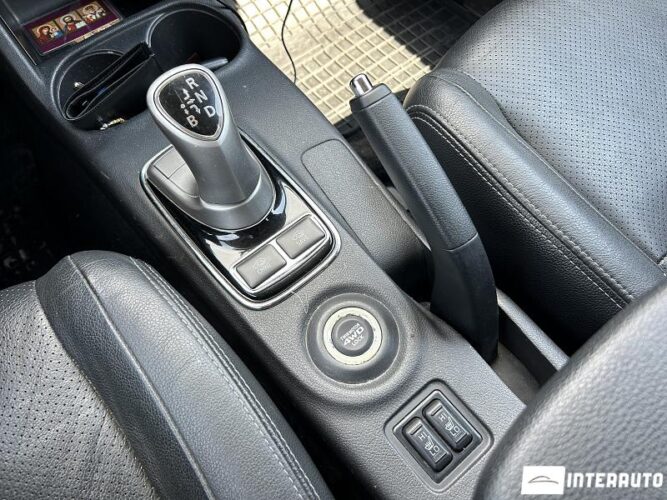 Mitsubishi Outlander 43 interauto-car