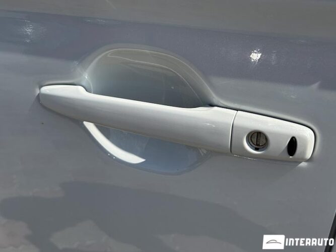 Mitsubishi Outlander 34 interauto-car