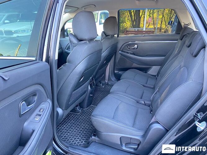 Kia Carens 43 interauto-car