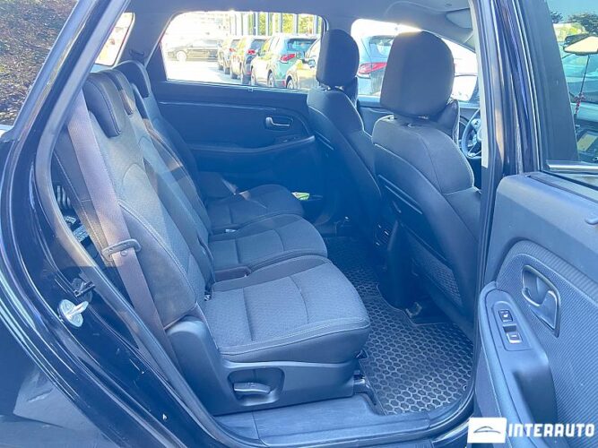 Kia Carens 44 interauto-car