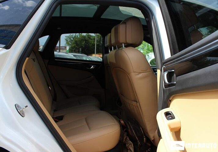 Porsche Macan 52 interauto-car