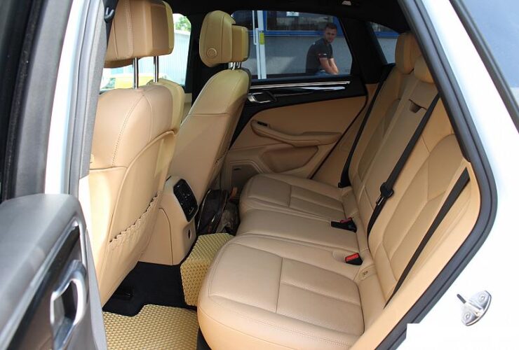 Porsche Macan 53 interauto-car