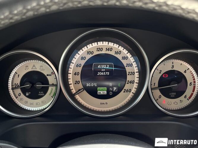 Mercedes E 300h 44 interauto-car