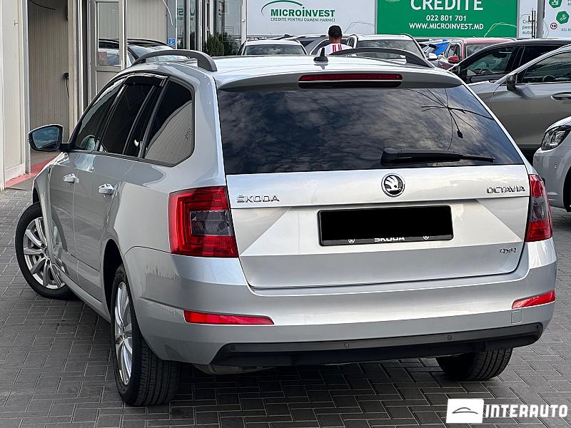 Skoda Octavia 12 automobil-interauto
