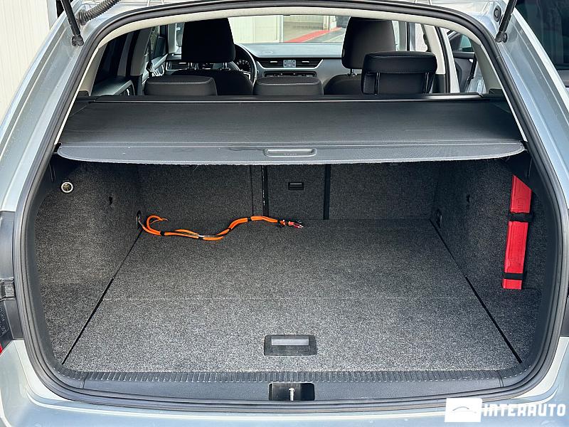 Skoda Octavia 30 automobil-interauto