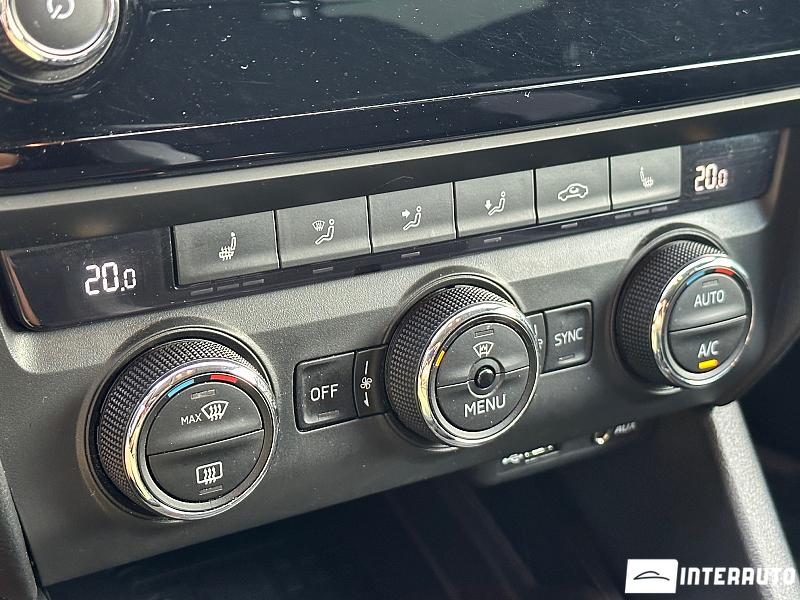 Skoda Octavia 24 automobil-interauto