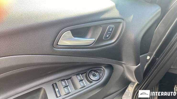 Ford Kuga 30 interauto-car