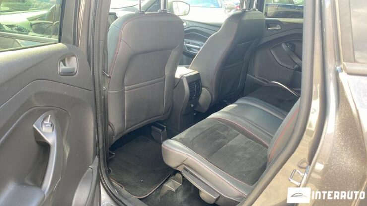 Ford Kuga 37 interauto-car