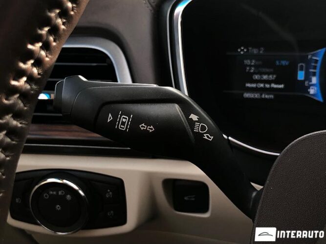 Ford Fusion 42 interauto-car